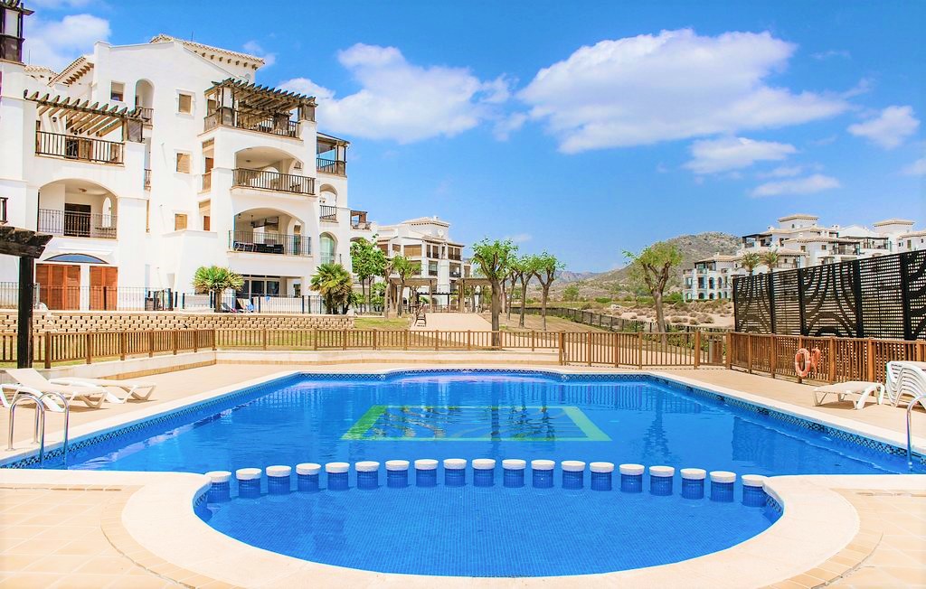 地中海设计的底层公寓出售在山谷高尔夫度假村（穆尔西亚）