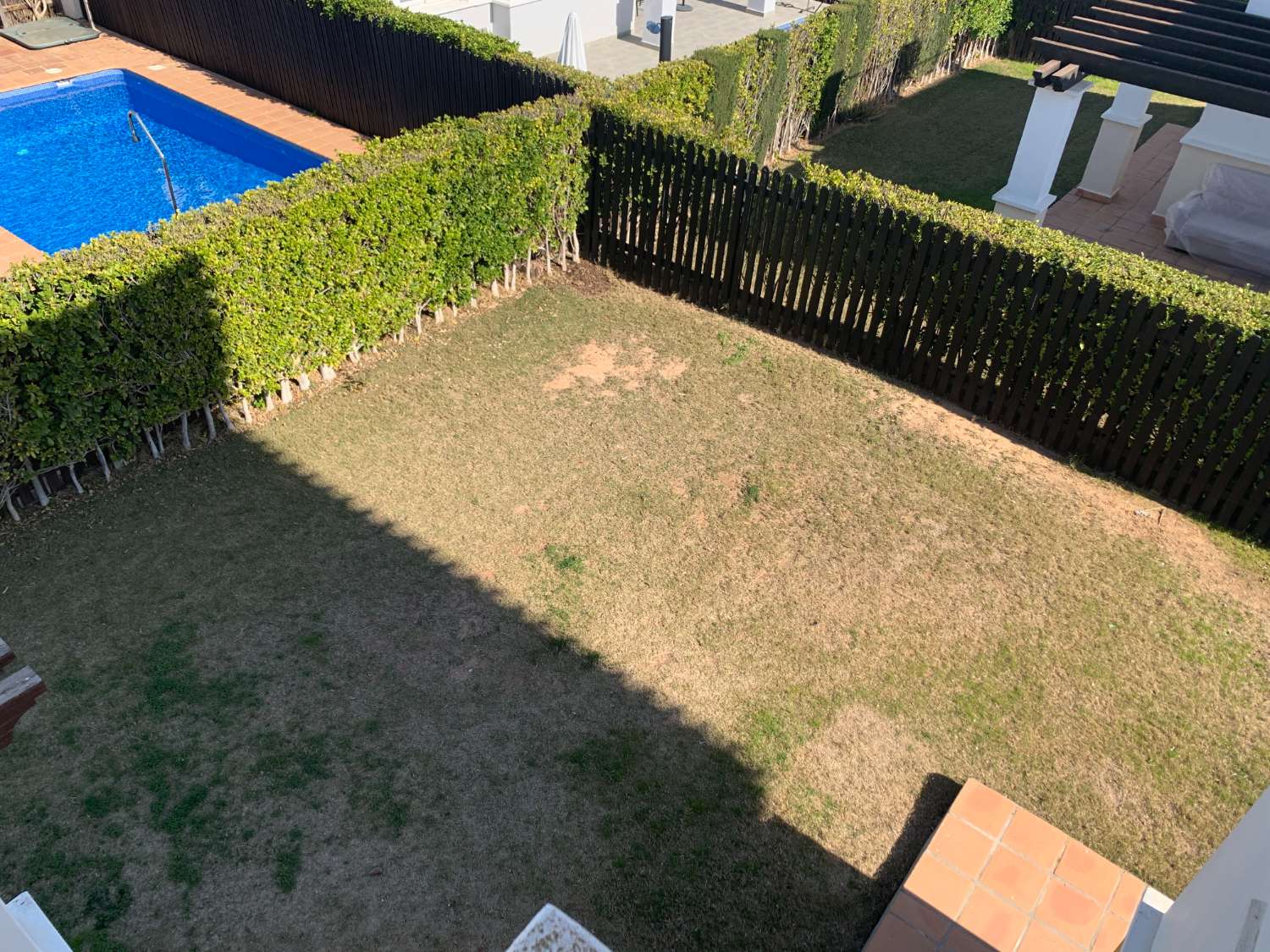 VENTA DE IMPRESIONANTE VILLA ENEBRO 3 DORMITORIOS 3 BAÑOS EN LA TORRE GOLF RESORT