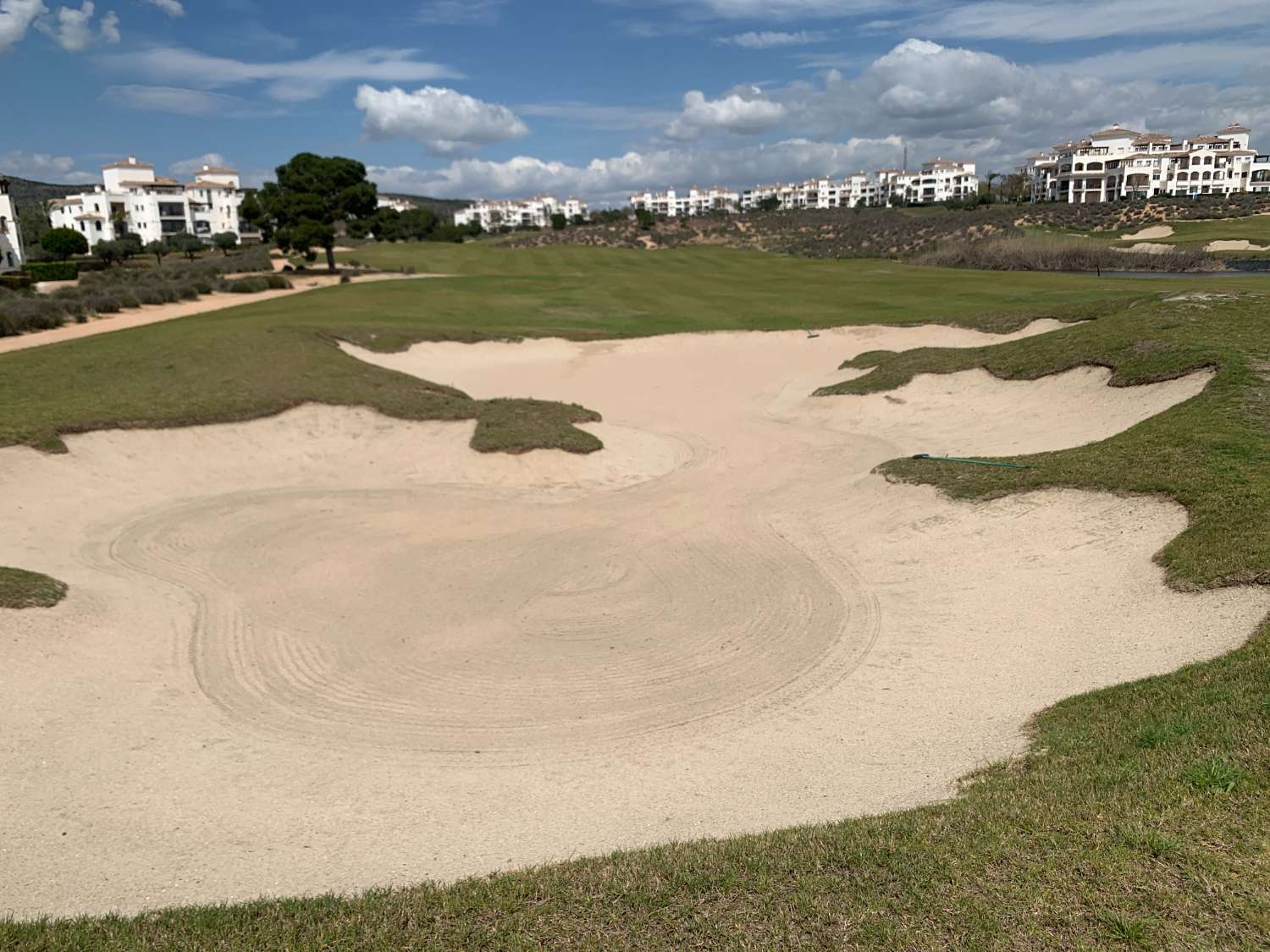 GROSSE WOHNUNG IM ERDGESCHOSS VOR DEM POOL UND DEM GOLFPLATZ