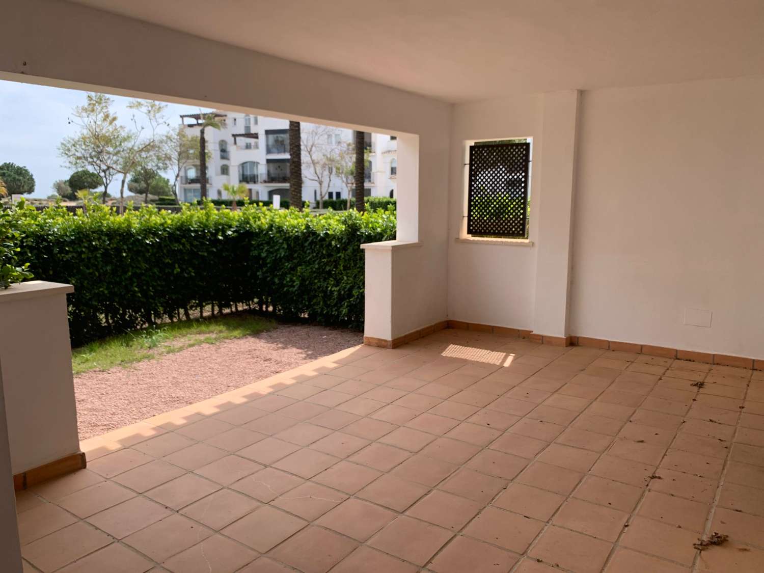 LARGE GROUND FLOOR APARTMENT IN FRONT OF THE POOL AND THE GOLF COURSE