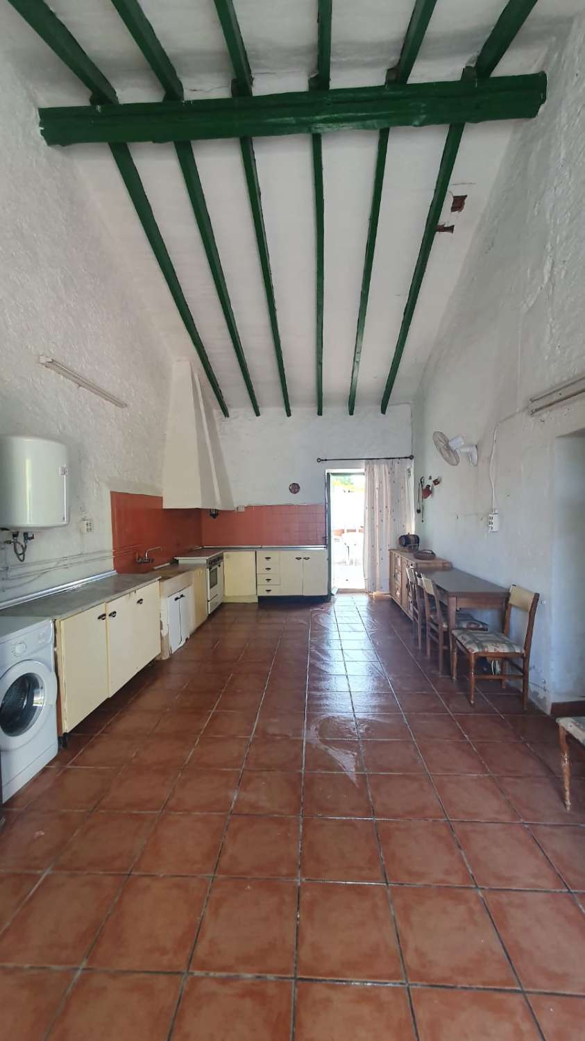 IN LAS PEDREÑAS EXCELLENT COUNTRY HOUSE WITH PRIVATE POOL