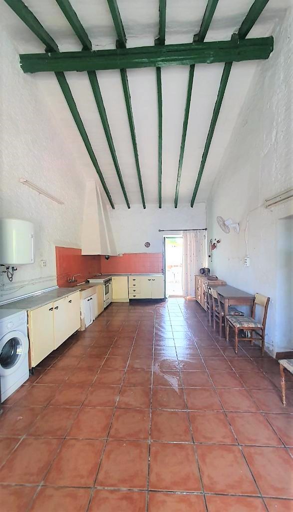 IN LAS PEDREÑAS EXCELLENT COUNTRY HOUSE WITH PRIVATE POOL