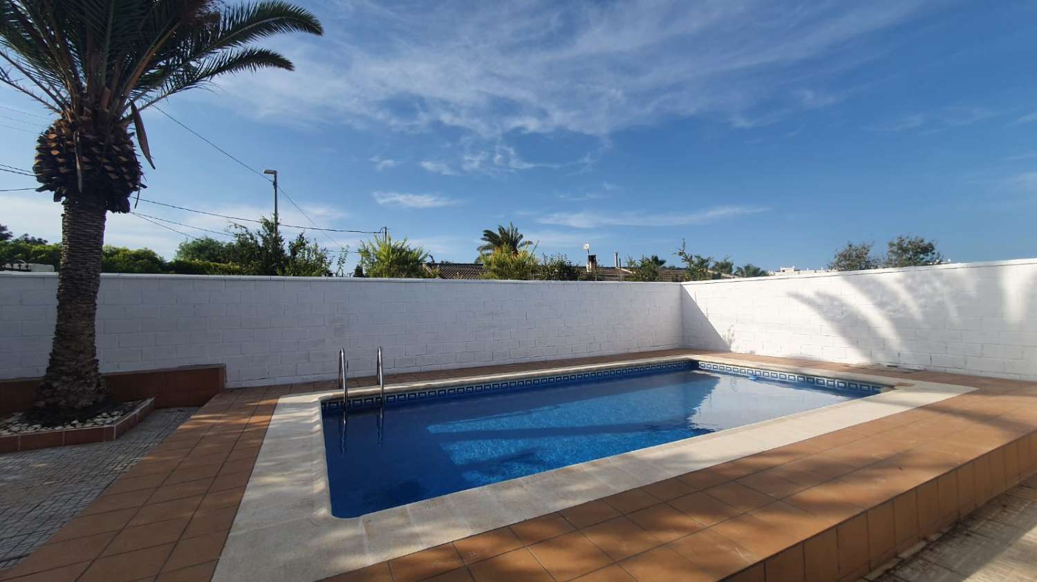 IN LAS PEDREÑAS EXCELLENT COUNTRY HOUSE WITH PRIVATE POOL