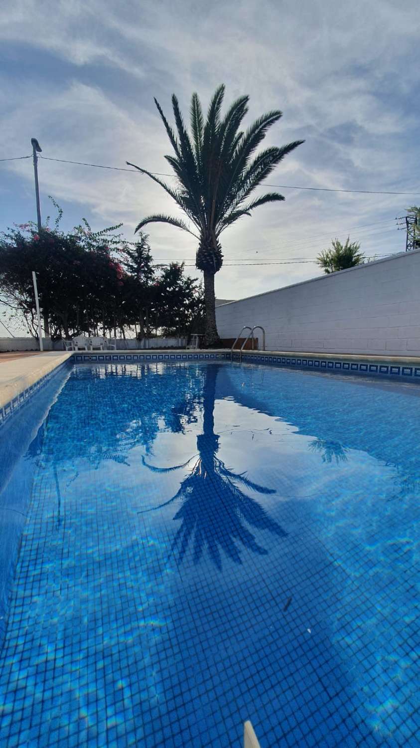 位于 LAS PEDREÑAS 带私人泳池的优秀乡村别墅