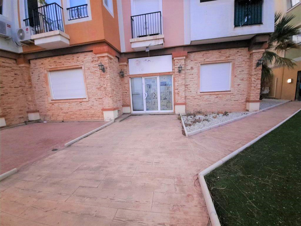 SE VENDE LOCAL CONVERTIDO A VIVIENDA LOFT DE 300 METROS CUADRADOS EN Bonalba Golf Resort