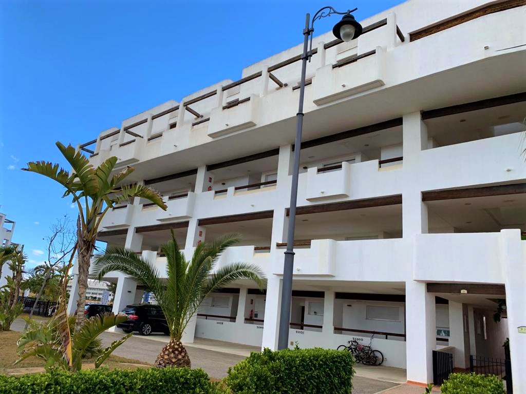 Te ofrecemos este idílico apartamento en Las Terrazas de La Torre Golf Resort