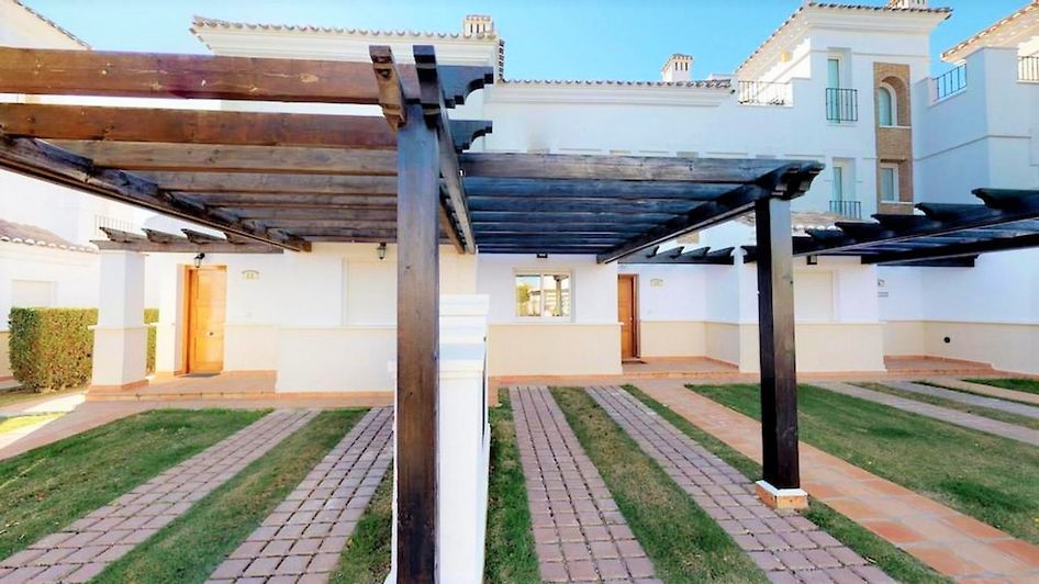 RENTAL OF SEMI-DETACHED HOUSE IN LA TORRE GOLF RESORT