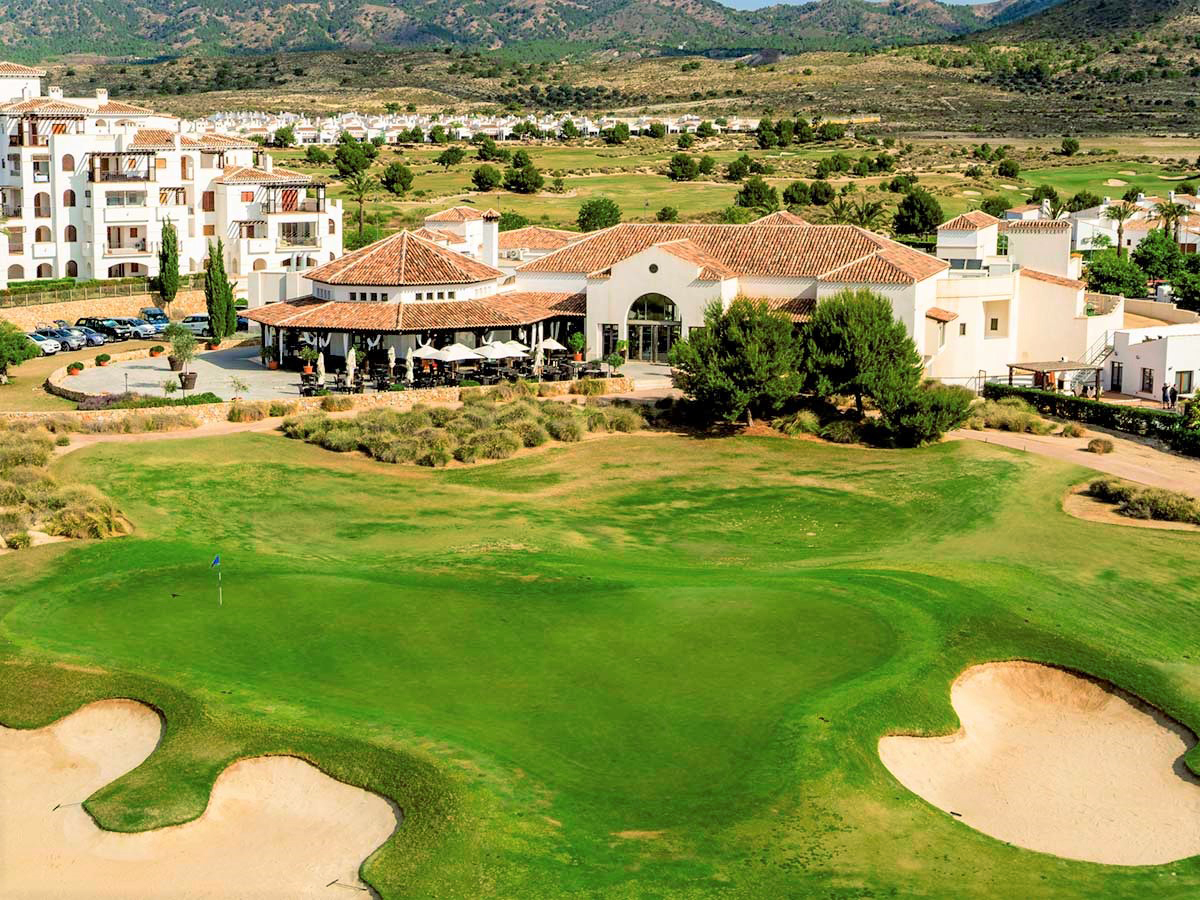 STŘEDOMOŘSKÝ DESIGNOVÝ BYT V PŘÍZEMÍ NA PRODEJ V GOLFOVÉM AREÁLU VALLE (MURCIA)