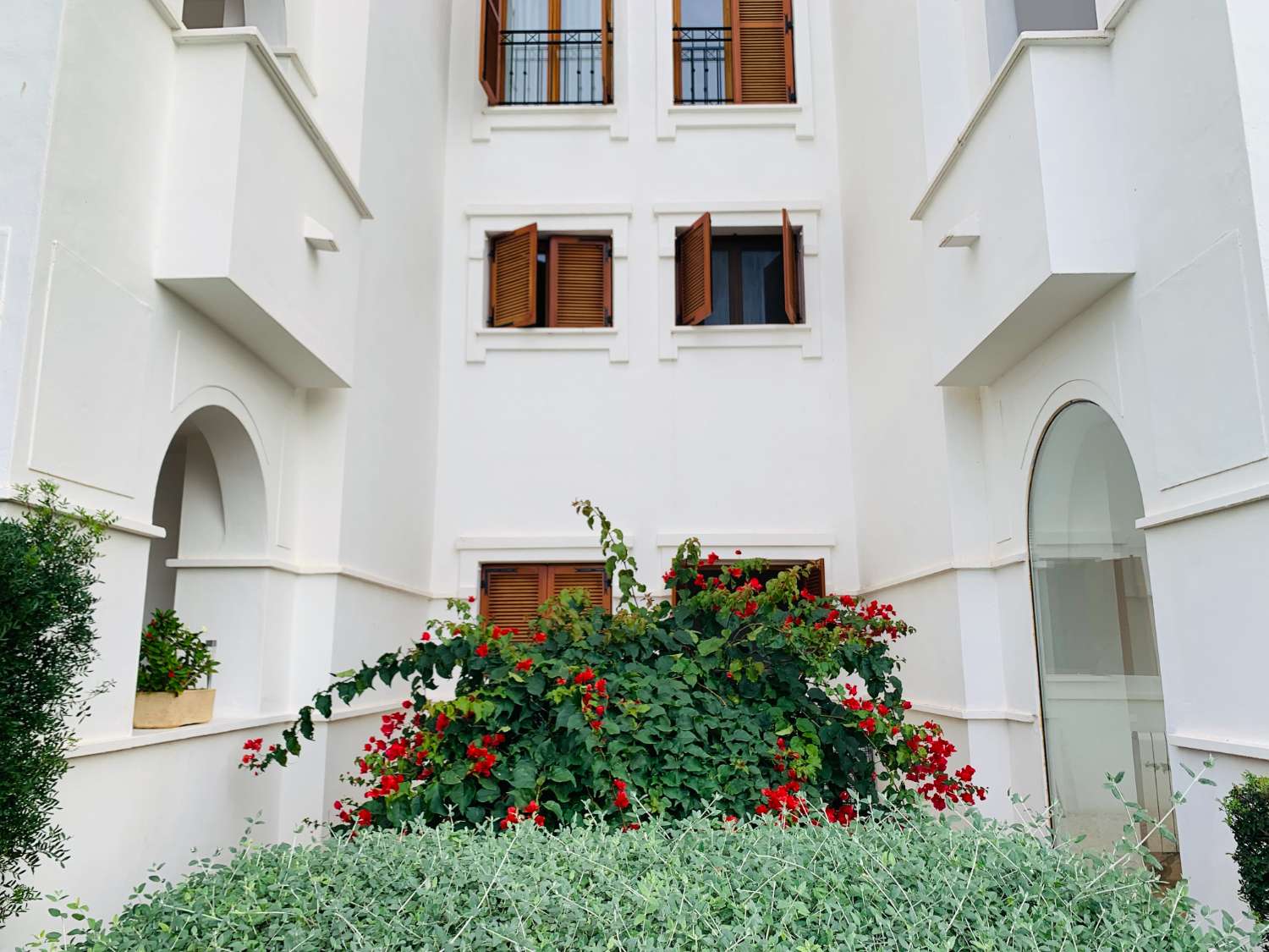 地中海设计的底层公寓出售在山谷高尔夫度假村（穆尔西亚）