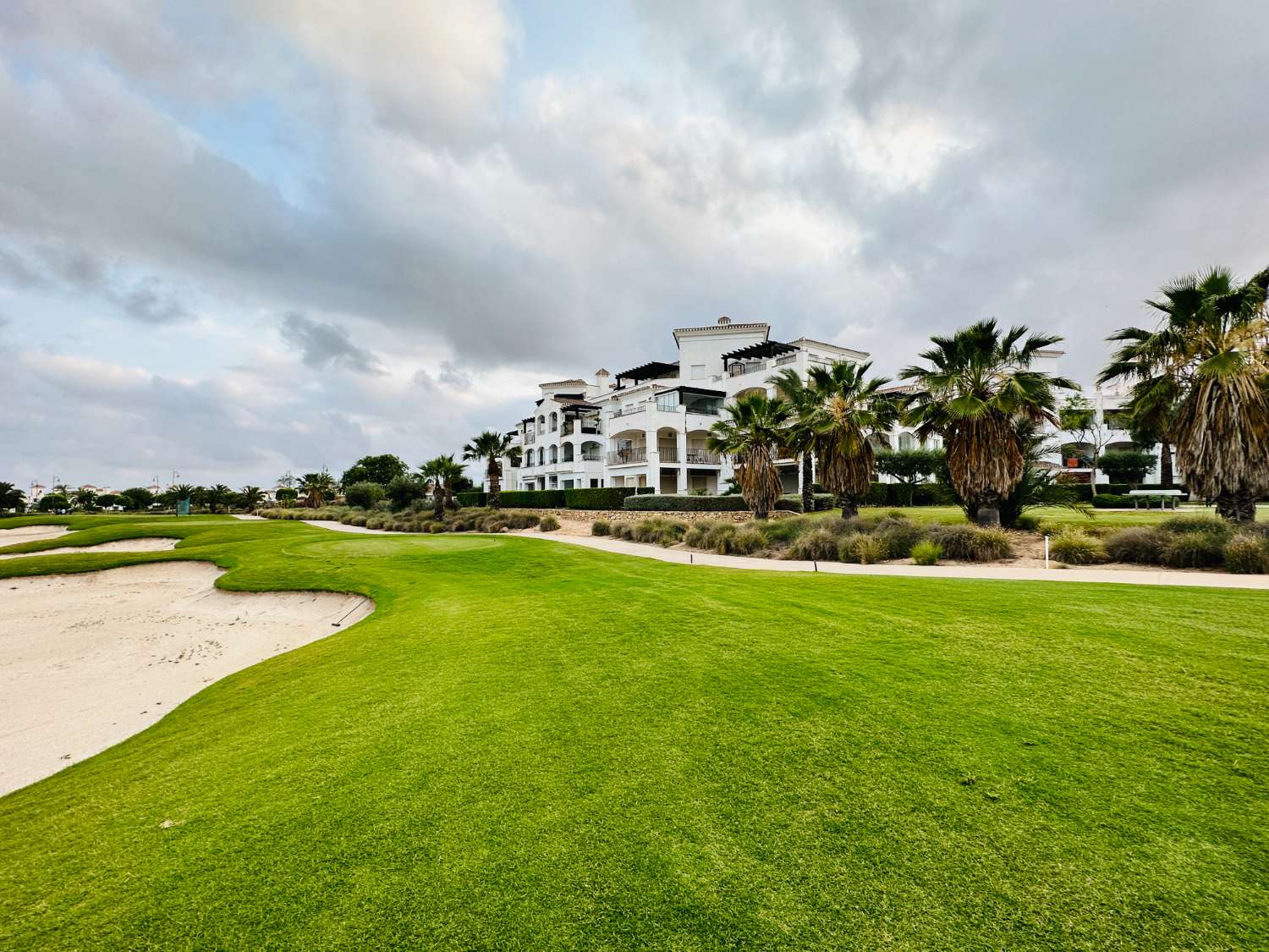 APARTAMENTO EN PLANTA BAJA CON FABULOSAS VISTAS EN LA TORRE GOLF RESORT