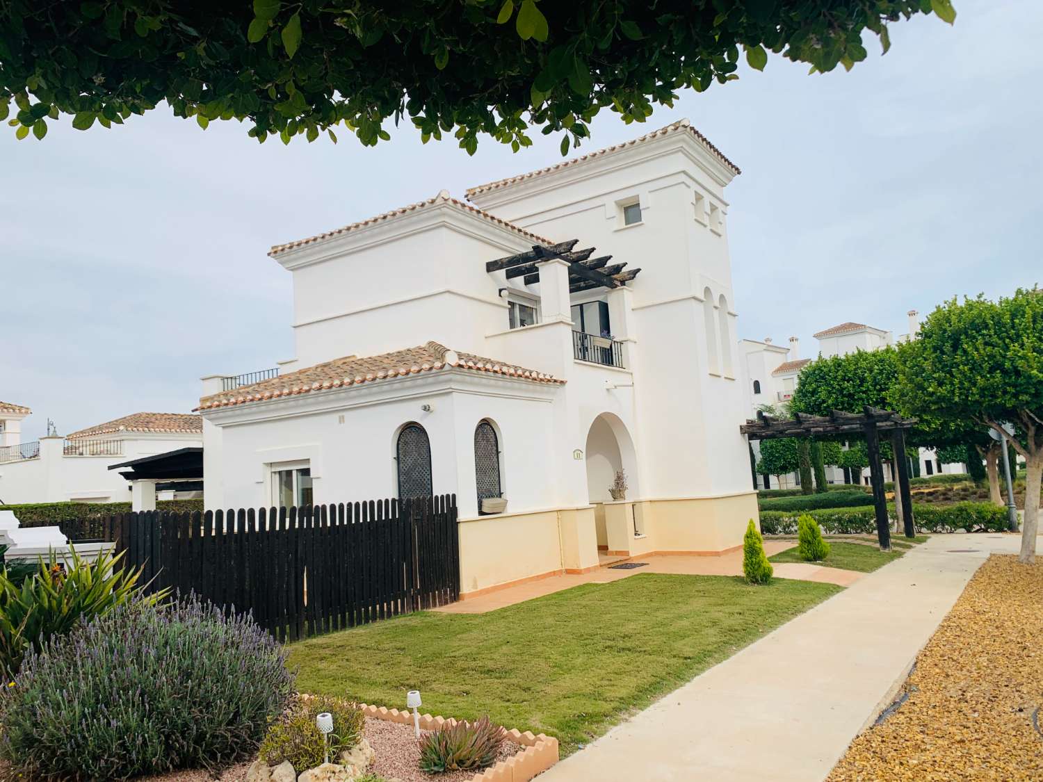 JETZT KÖNNEN SIE DIESE WUNDERBARE VILLA MIT PRIVATEM POOL IM LA TORRE GOLF RESORT KAUFEN