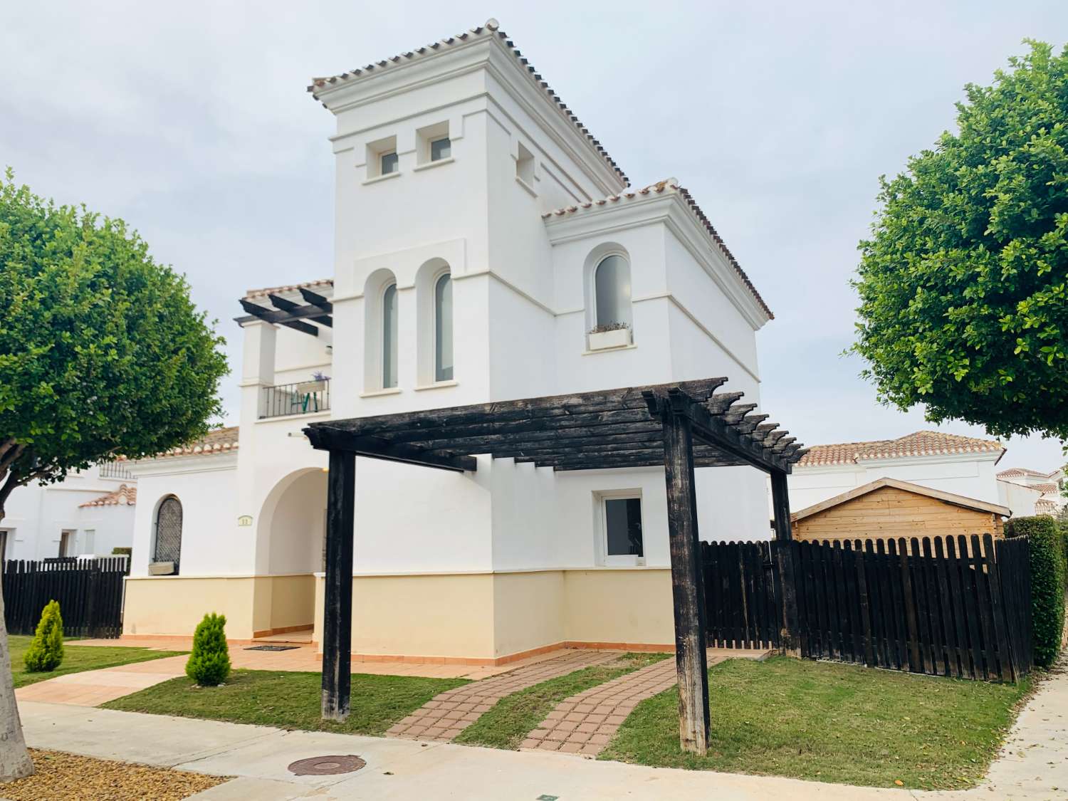 JETZT KÖNNEN SIE DIESE WUNDERBARE VILLA MIT PRIVATEM POOL IM LA TORRE GOLF RESORT KAUFEN