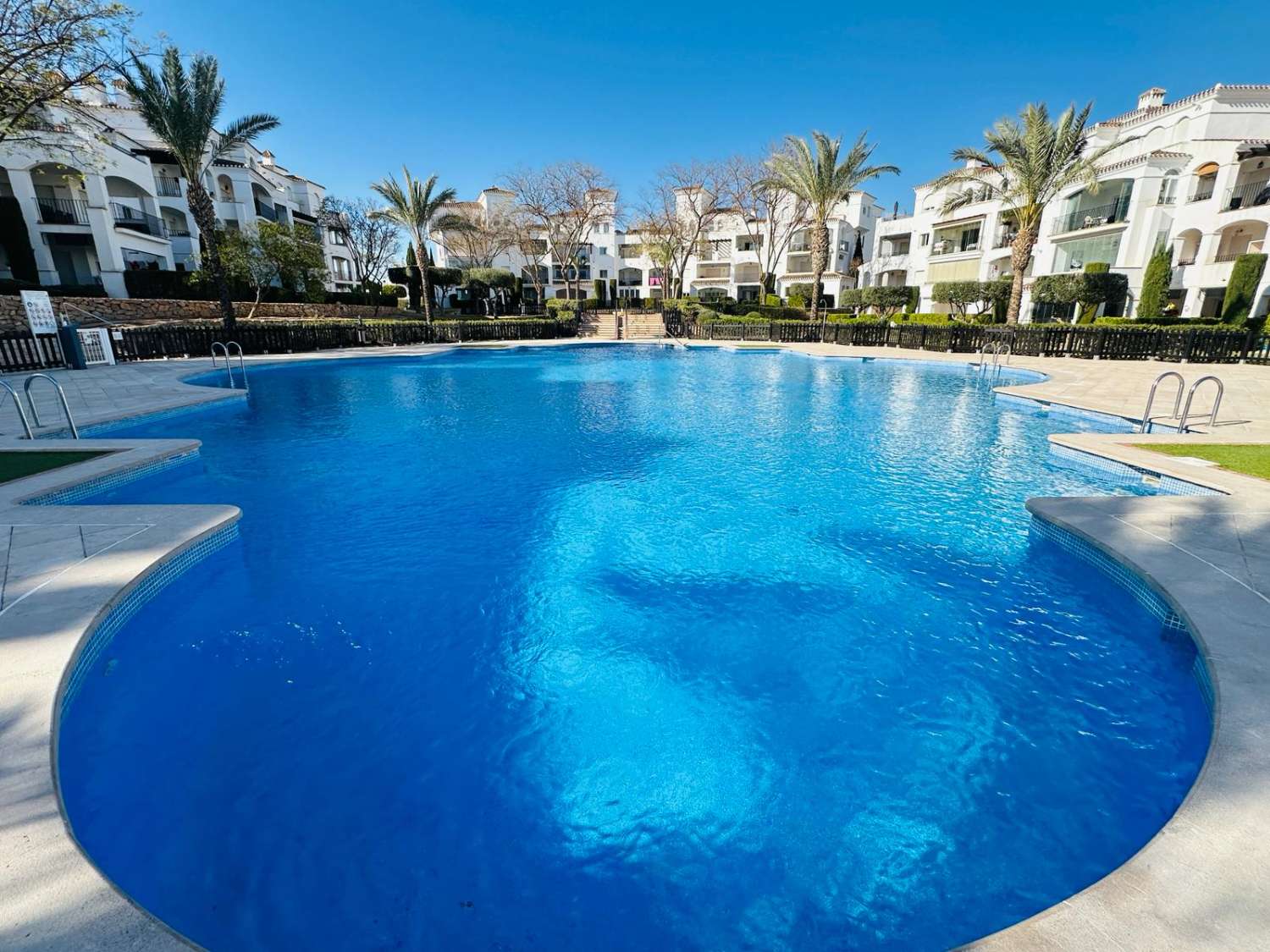 Откройте для себя спокойствие жизни на курорте La Torre Golf Resort в Мурсии!