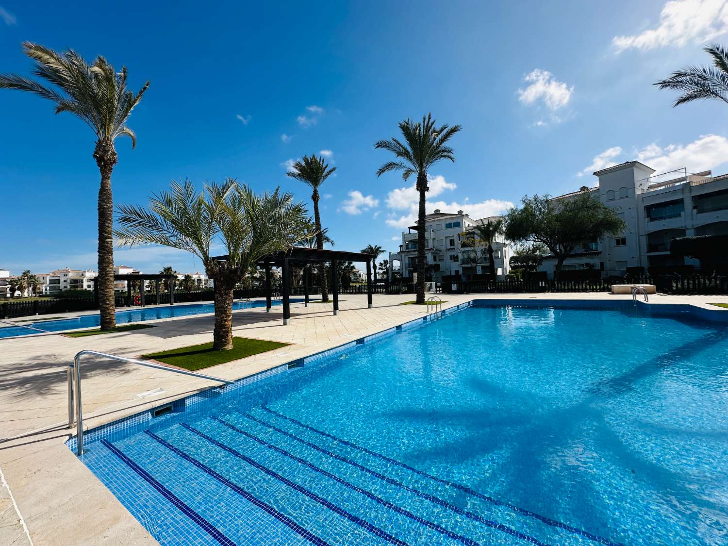 SE VENDE EXCLUSIVO APARTAMENTO EN LA TORRE GOLF RESORT (TORRE-PACHECO)