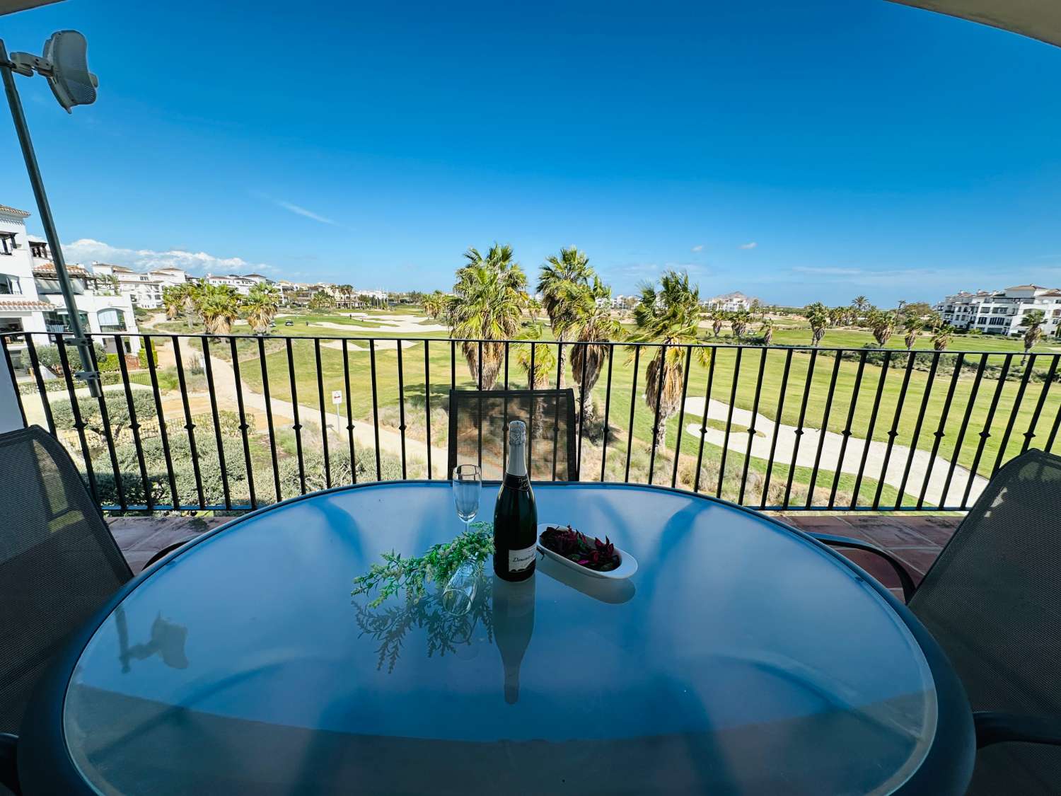 SE VENDE EXCLUSIVO APARTAMENTO EN LA TORRE GOLF RESORT (TORRE-PACHECO)