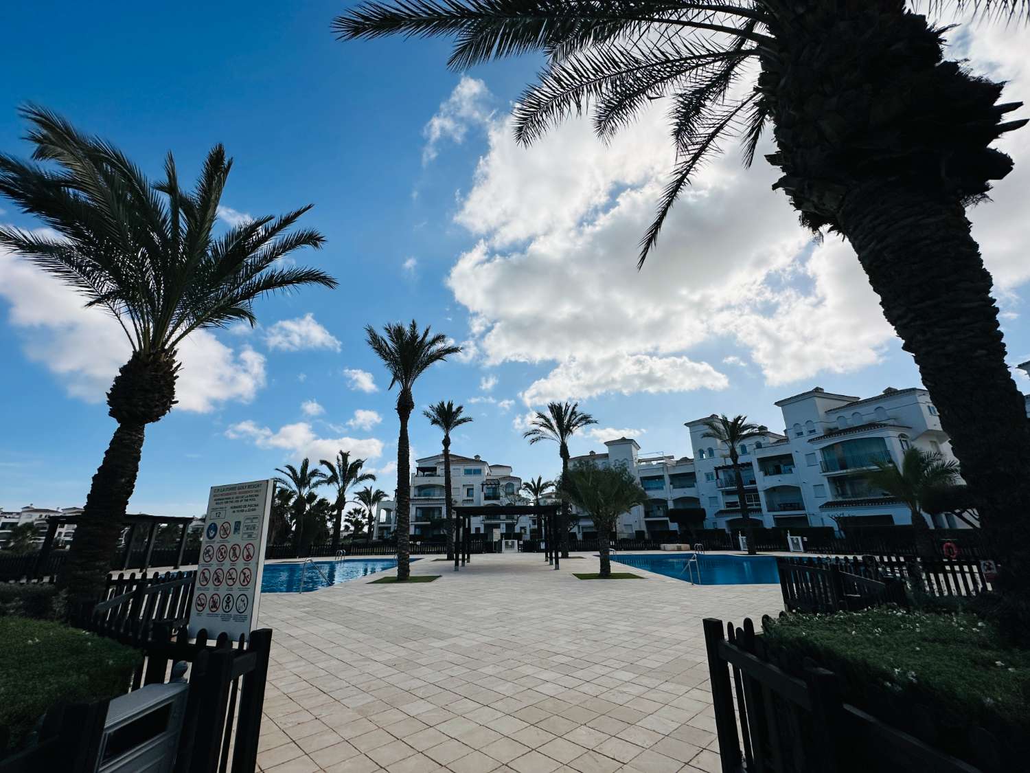 SE VENDE EXCLUSIVO APARTAMENTO EN LA TORRE GOLF RESORT (TORRE-PACHECO)
